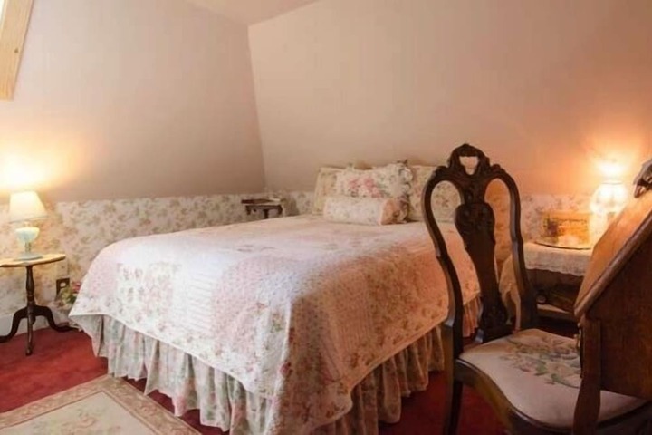 Room 7 of 25