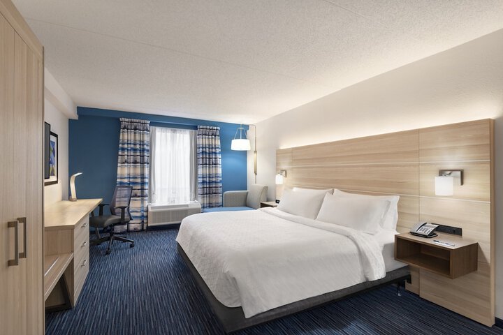 Room 20 of 33