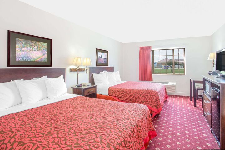 Days Inn by Wyndham Lake Village