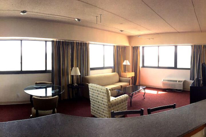 Stamford Suites