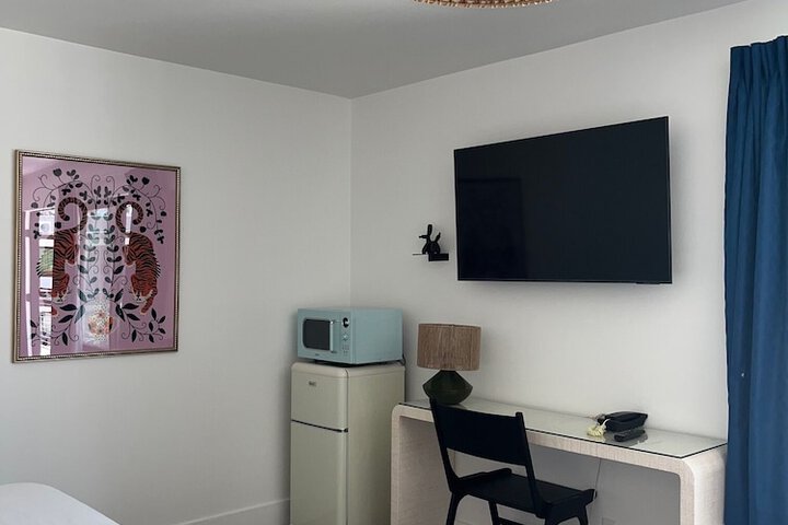 Room 28 of 34