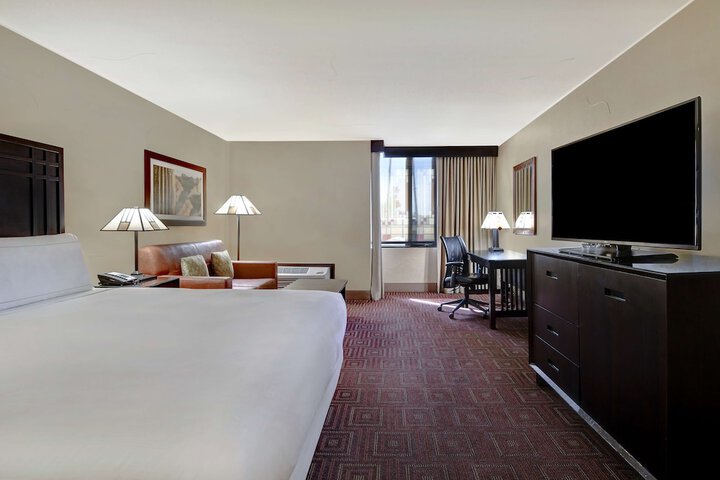 Room 32 of 68
