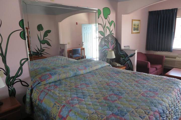 Room 7 of 11