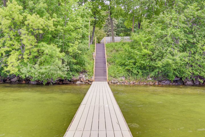 Spacious Detroit Lakes Home w / Private Deck!