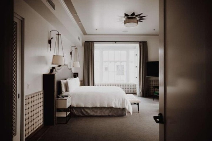 Room 80 of 106