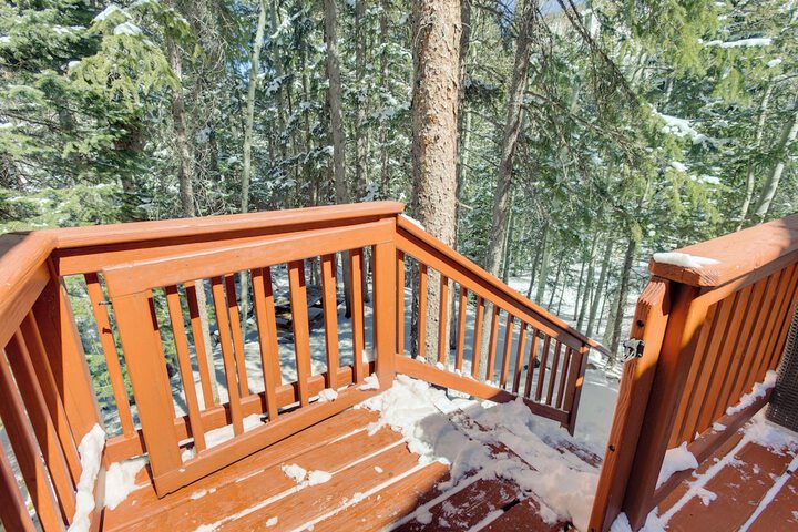 Idaho Springs Cabin w / Hot Tub on Half Acre!