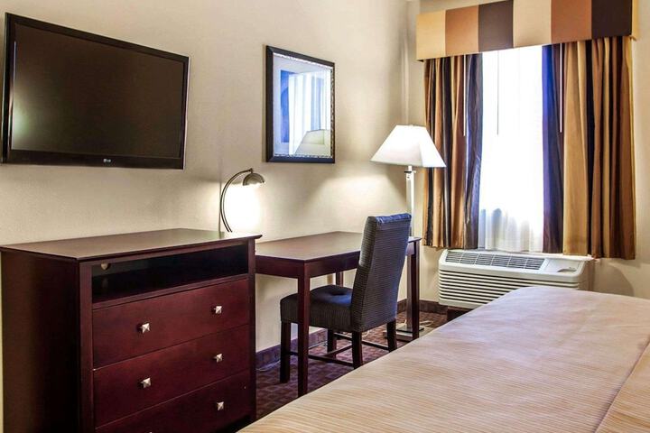 Quality Inn & Suites Peoria North