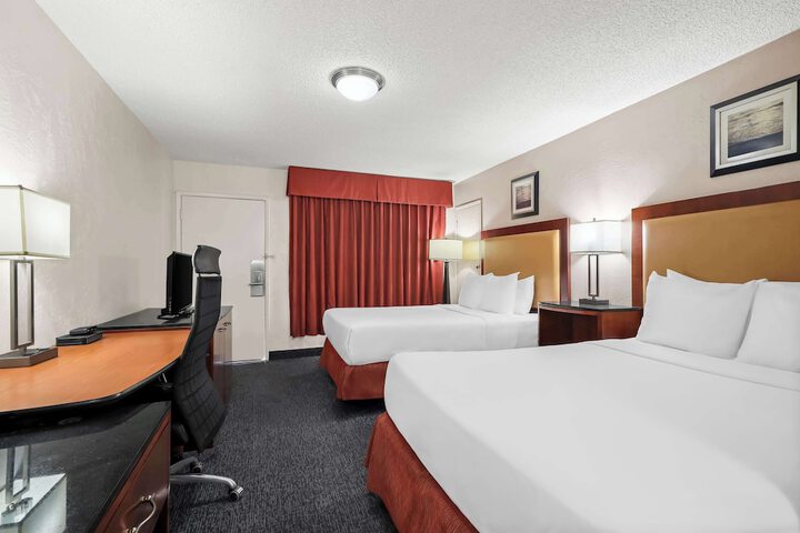 Room 17 of 25