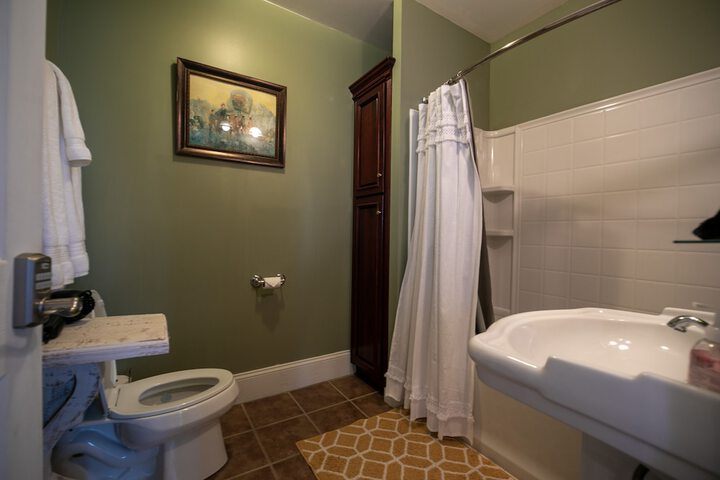 Room 21 of 29