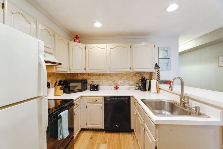 2 Mi to Beach: Gem w / Enclosed Patio in Selbyville