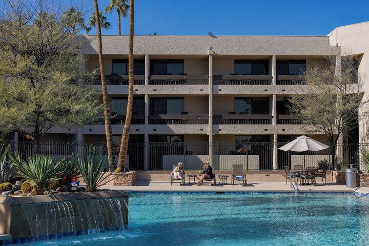 Pool 20 of 161