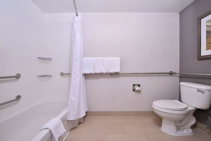 Country Inn & Suites by Radisson Brown Deer - Milwaukee North