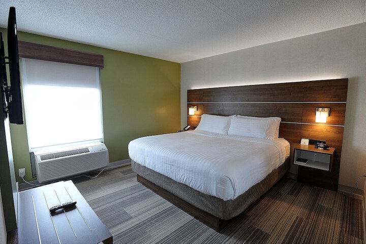 Room 13 of 29