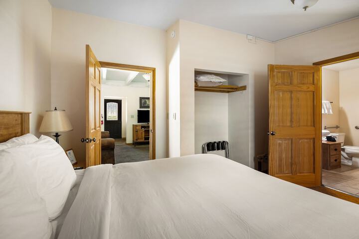 Room 104 of 130