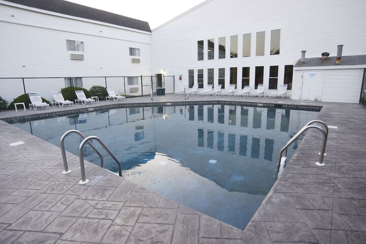 Pool 13 of 83