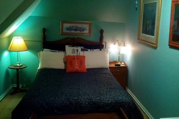 Room 25 of 53