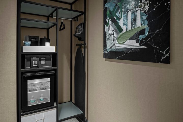 Room 21 of 63