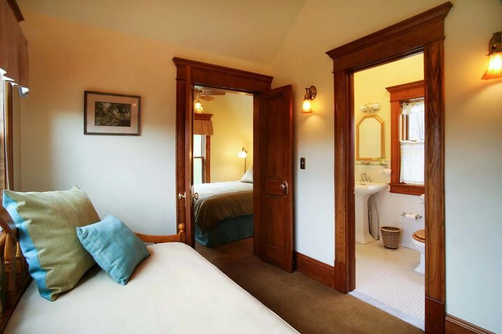 Room 19 of 35