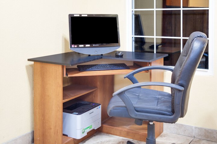 Business Center 26 of 26