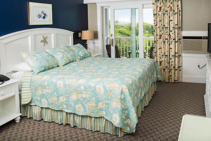 Strawberry Hill Seaside Inn