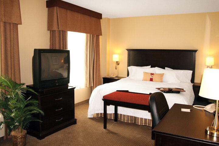 Hampton Inn & Suites by Hilton Laval