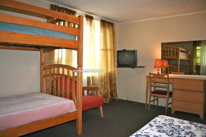Room 104 of 183