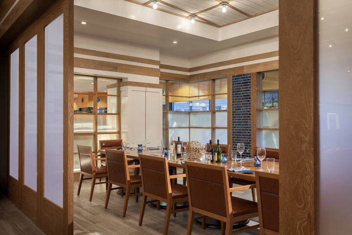 Dining 136 of 186