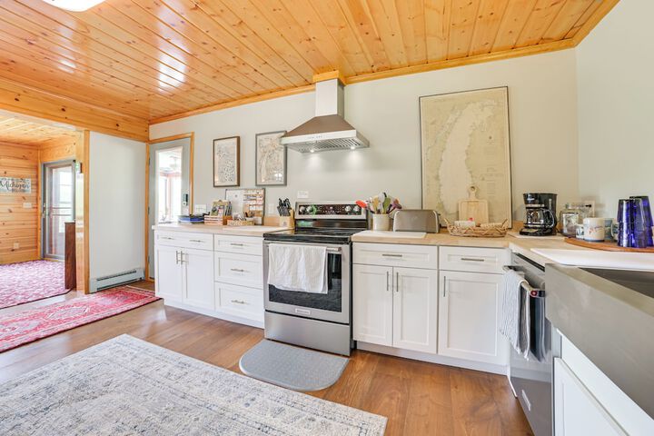 Riverfront Cheboygan Cabin w / Kayaks & Dock!