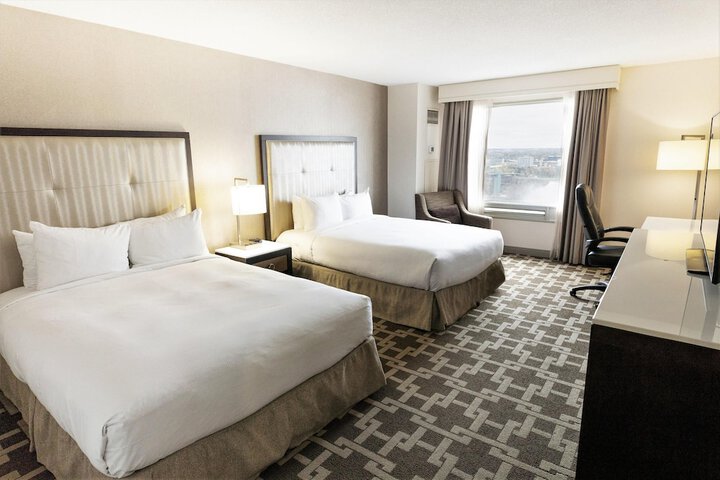 Hilton Niagara Falls / Fallsview Hotel & Suites
