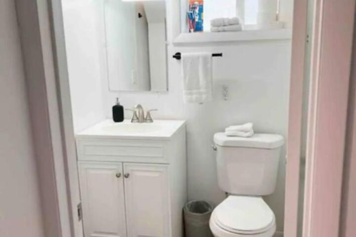 Entire Home near SLC. Family Friendly & King Suite