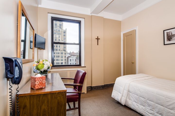 Room 15 of 37