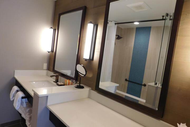 Room 32 of 45