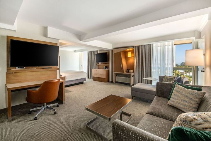 Holiday Inn Oxnard – Ventura by IHG
