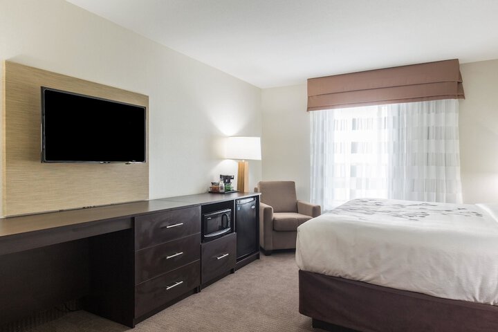 Room 32 of 54