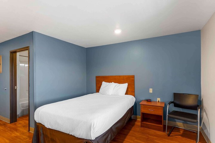 Room 21 of 32