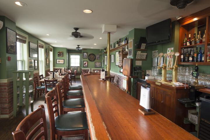 Lounge 41 of 45