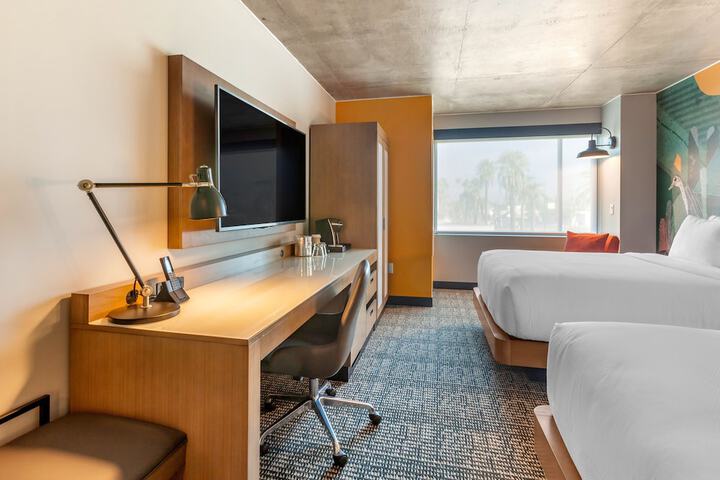 Room 25 of 59