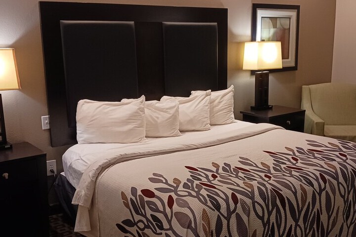 Room 10 of 29