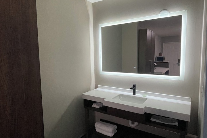 Luxor Inn & Suites a Travelodge by Wyndham