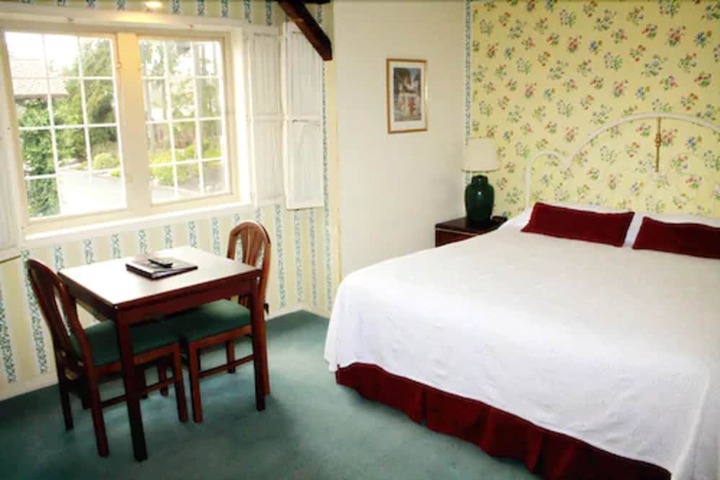 Room 40 of 52