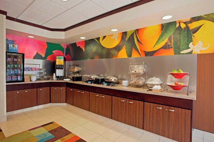 Fairfield Inn & Suites by Marriott Detroit Metro Airport Romulus
