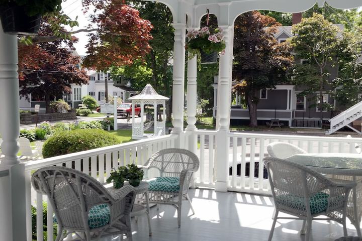 Moseley Cottage Inn & Town Motel