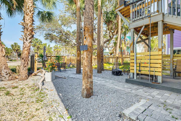 Steps to Beach: Home w / Sunset Views in Cedar Key!