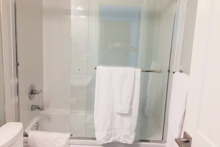 Room 28 of 34