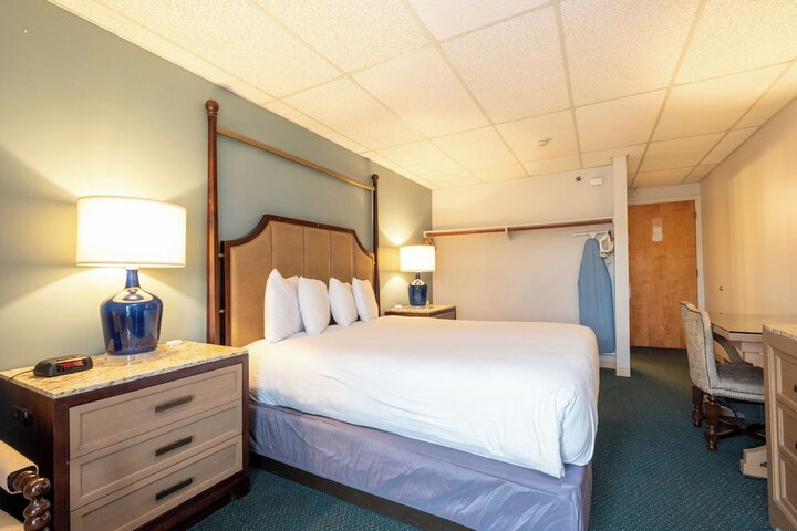 Boothbay Harbor Inn