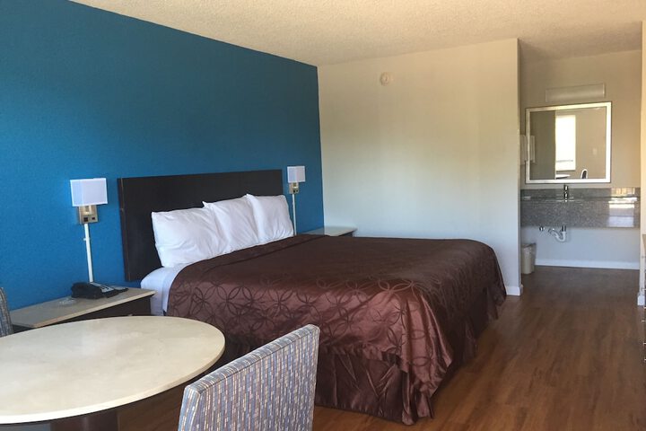 Room 5 of 5