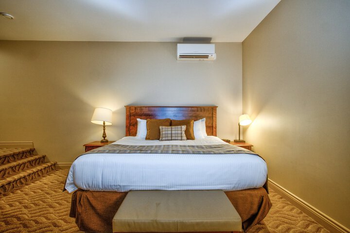 Room 12 of 28