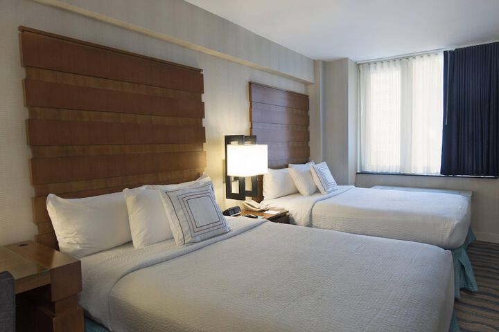 Room 7 of 12