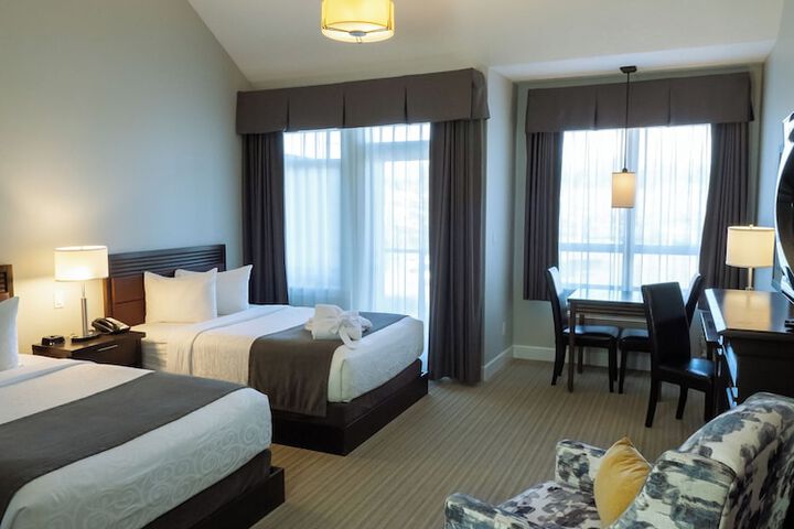 Room 32 of 53