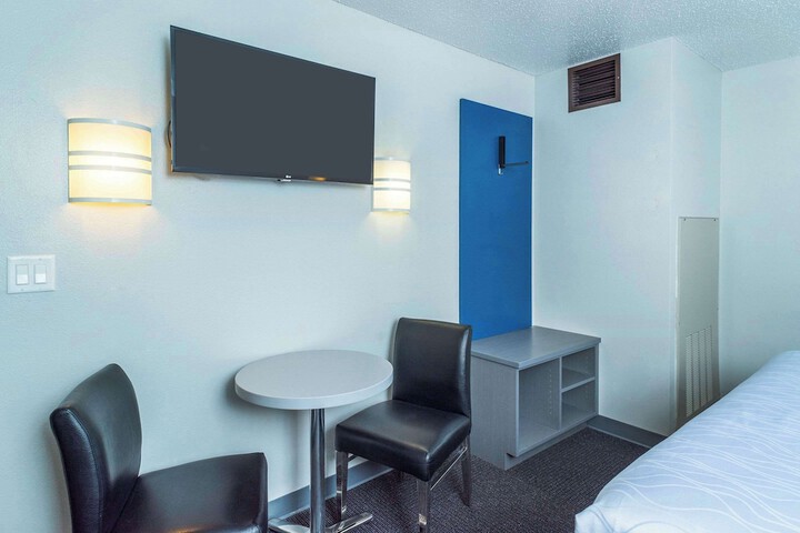 Room 42 of 82